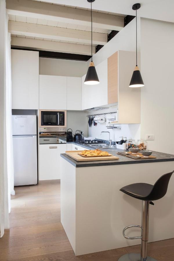Lily Pads -Elegant Apartment- In The City Center Μιλάνο Εξωτερικό φωτογραφία