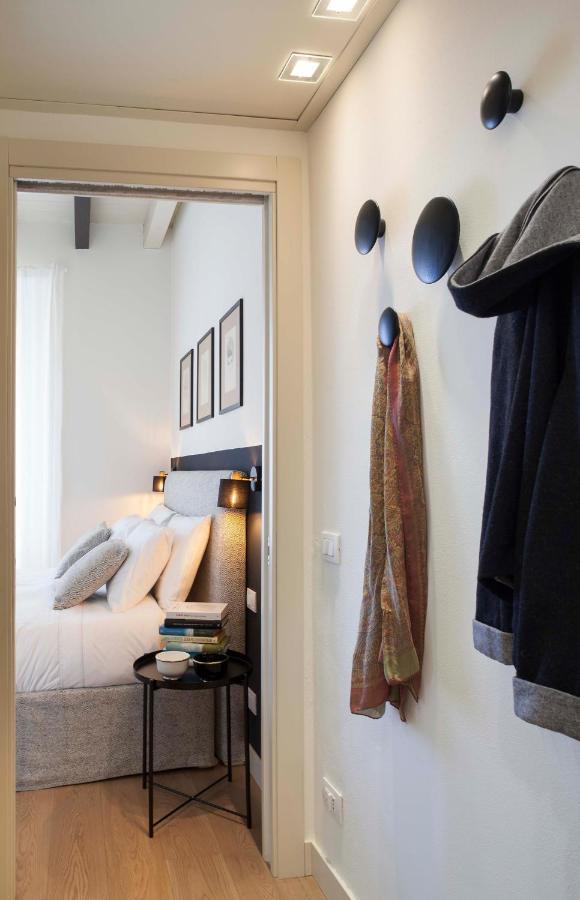 Lily Pads -Elegant Apartment- In The City Center Μιλάνο Εξωτερικό φωτογραφία