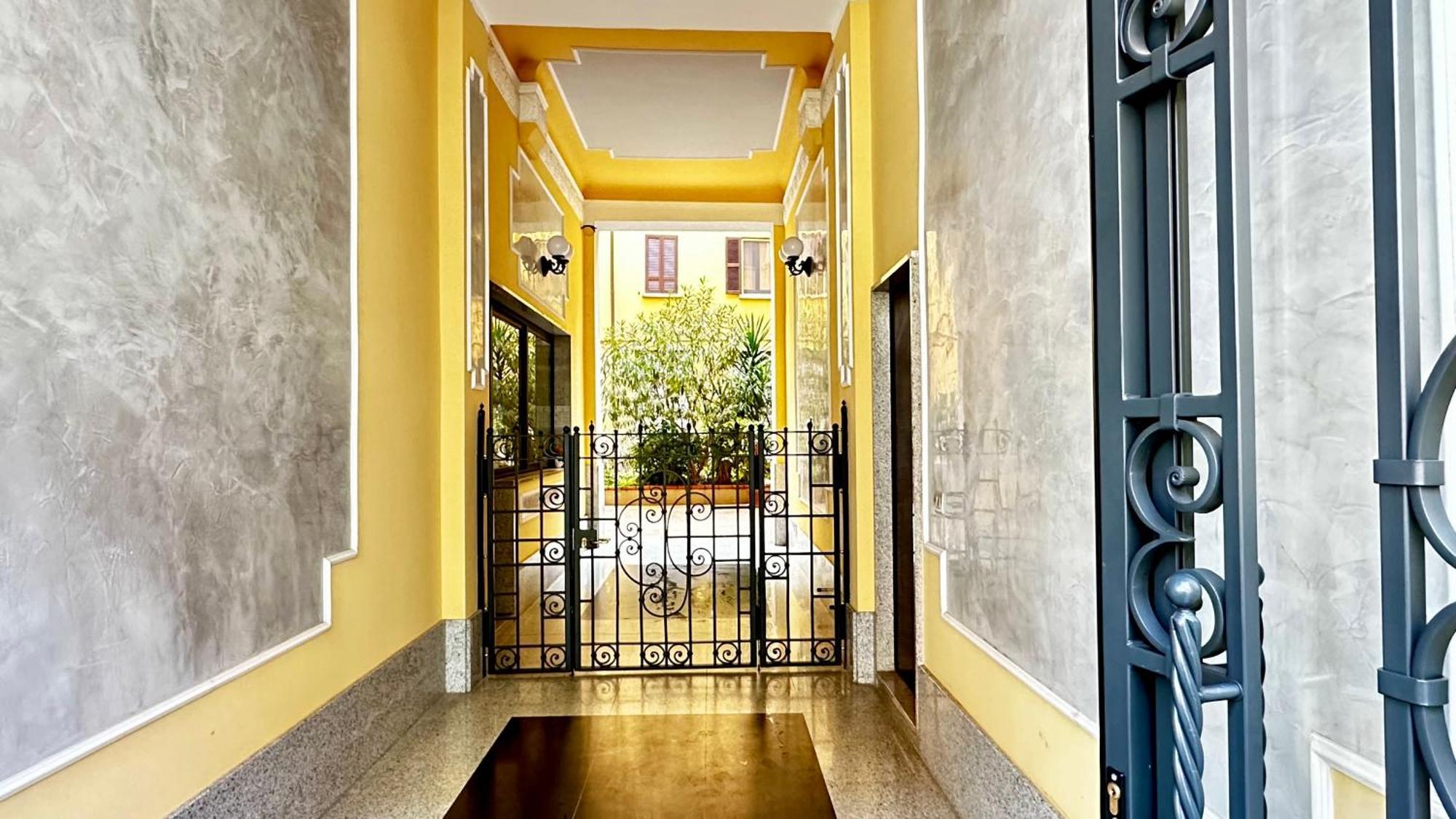 Lily Pads -Elegant Apartment- In The City Center Μιλάνο Εξωτερικό φωτογραφία