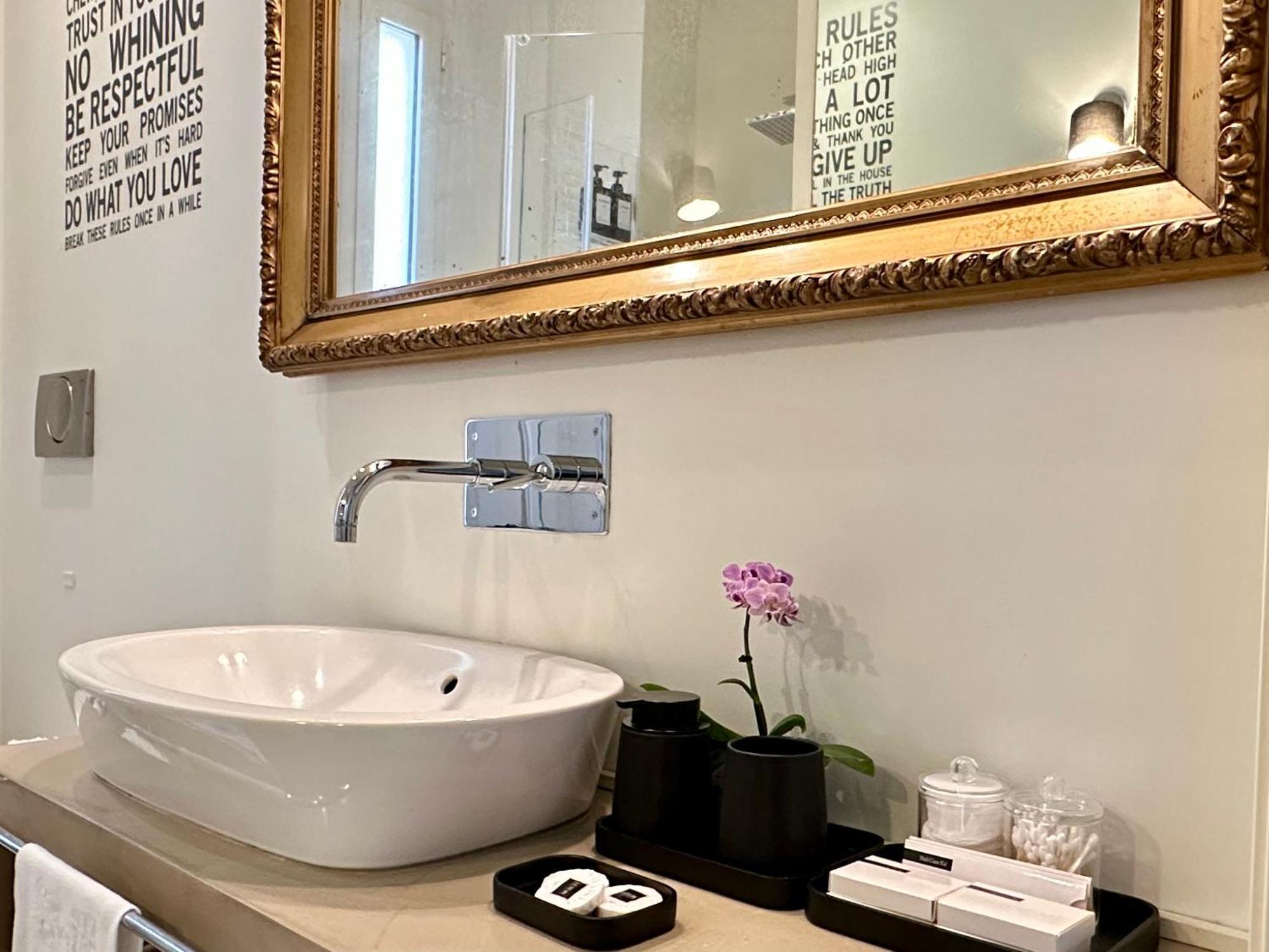 Lily Pads -Elegant Apartment- In The City Center Μιλάνο Εξωτερικό φωτογραφία