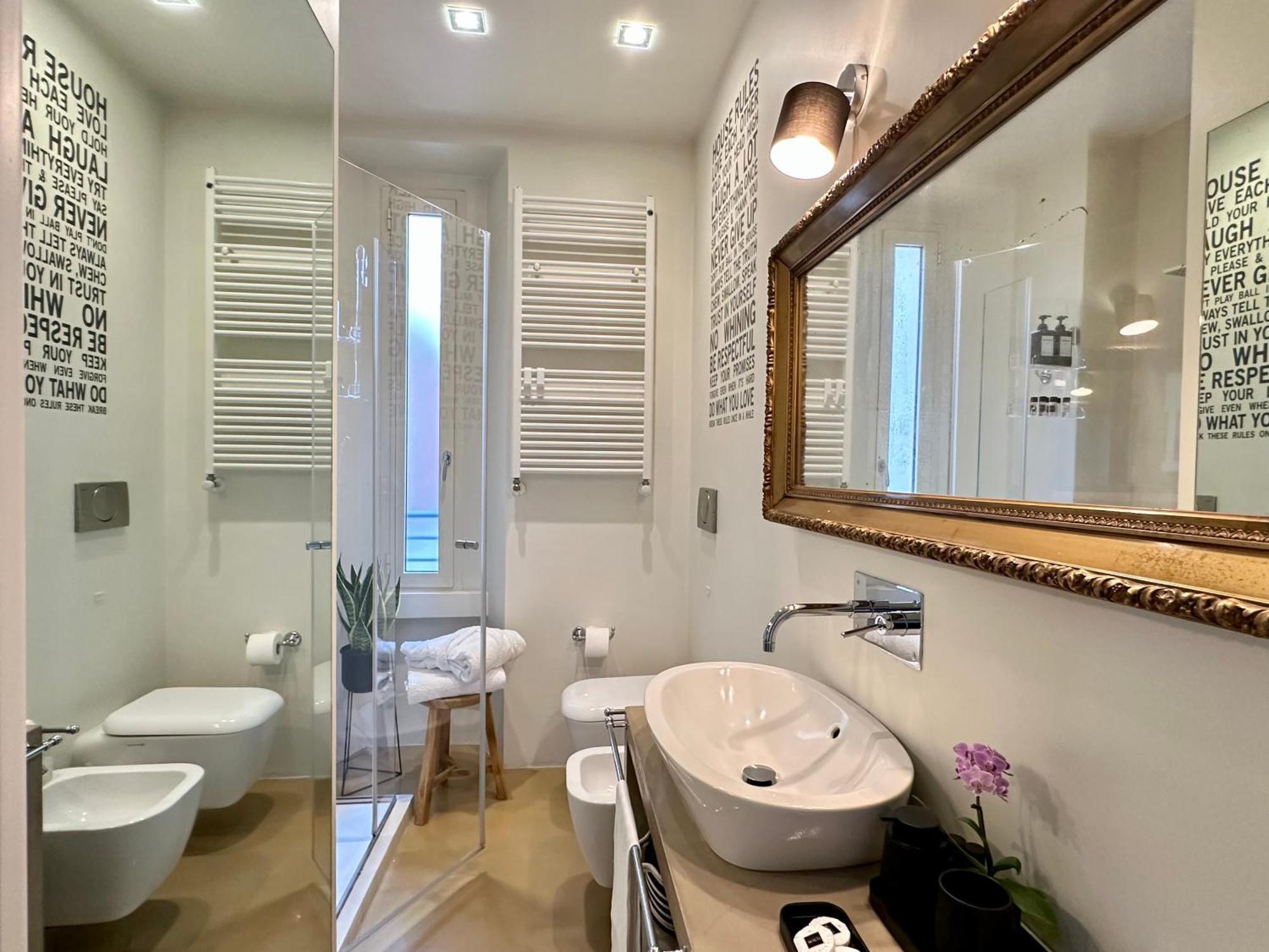 Lily Pads -Elegant Apartment- In The City Center Μιλάνο Εξωτερικό φωτογραφία